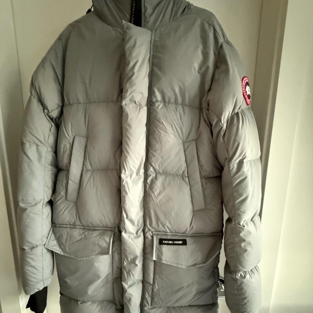 Men’s Canada Goose Armstrong Parka. Boulder Grey. Size small.